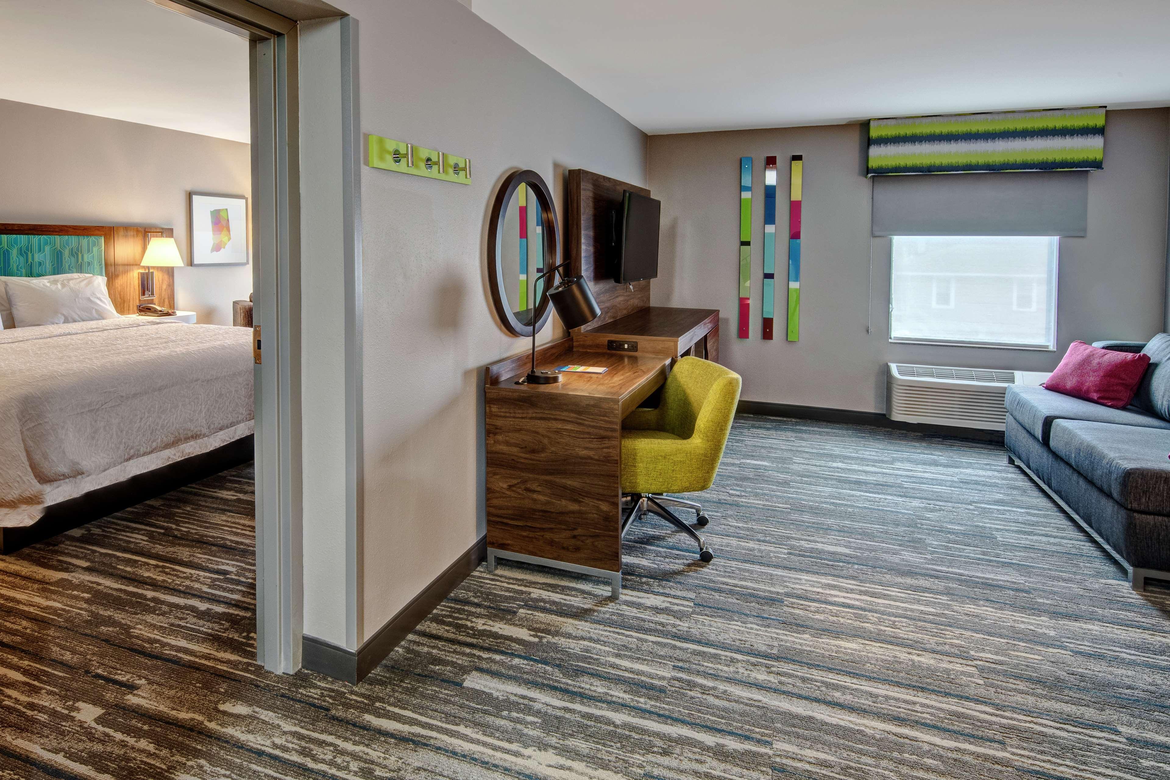 Hotel Hampton Louisville West